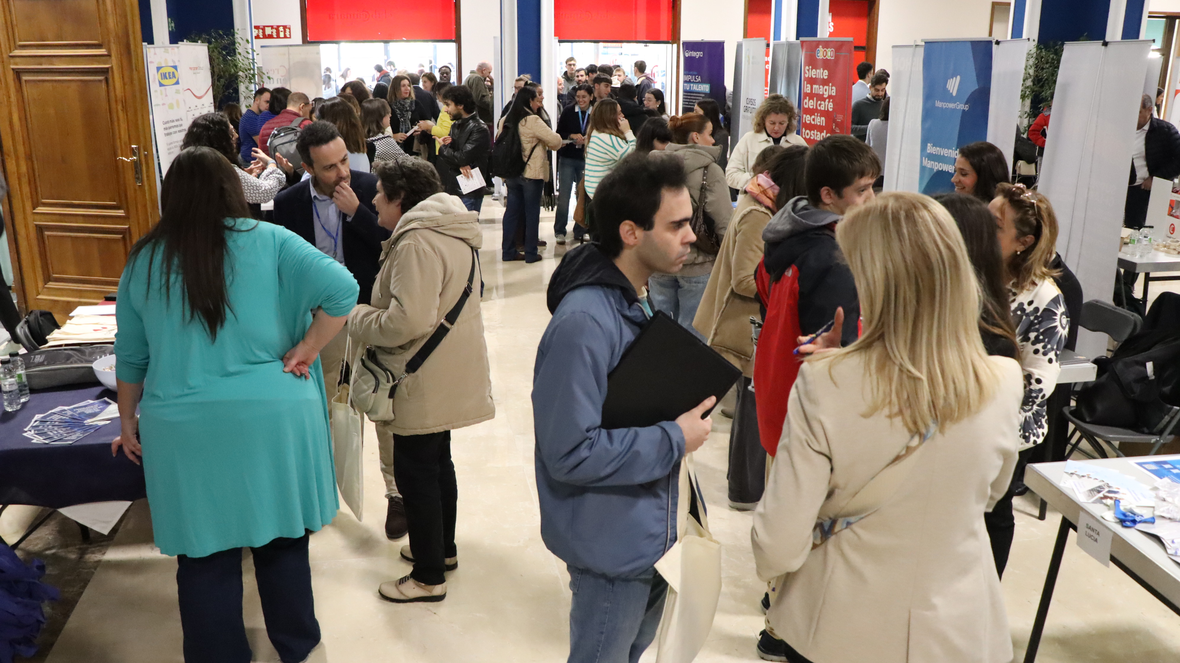 Más de 2.000 jóvenes en la IX Feria de Empleo y Emprendimiento de  Cámara Zaragoza